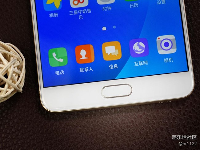 【轉(zhuǎn)】全金屬革新設(shè)計(jì) 三星Galaxy C9 Pro美圖