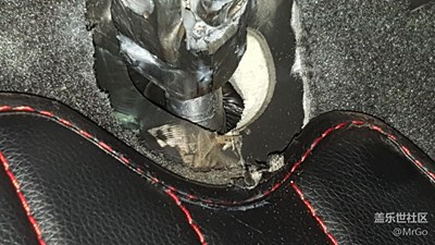 可能找到車異響的原因了。