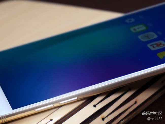 【轉(zhuǎn)】全金屬革新設(shè)計(jì) 三星Galaxy C9 Pro美圖