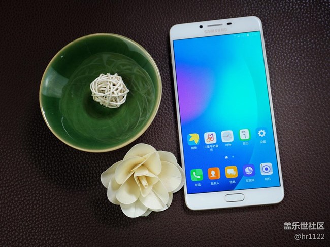 【轉(zhuǎn)】全金屬革新設(shè)計(jì) 三星Galaxy C9 Pro美圖