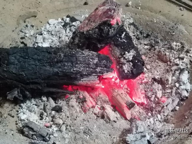 C9 pro拍攝碳火圖片顏色失真？