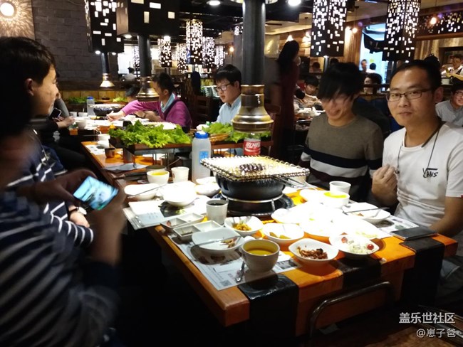 社區(qū)跨年吃烤肉