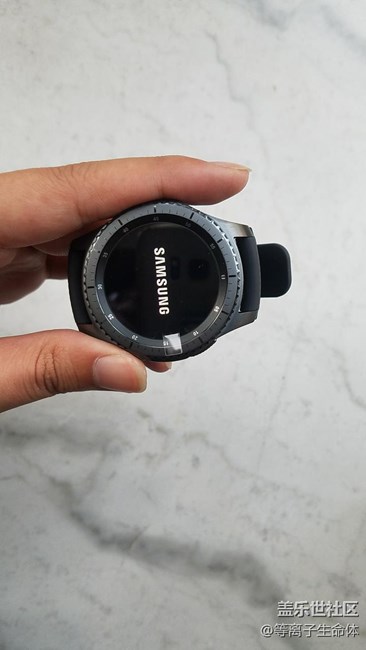 秀一下我的Gear S3 今天下午剛拿到貨