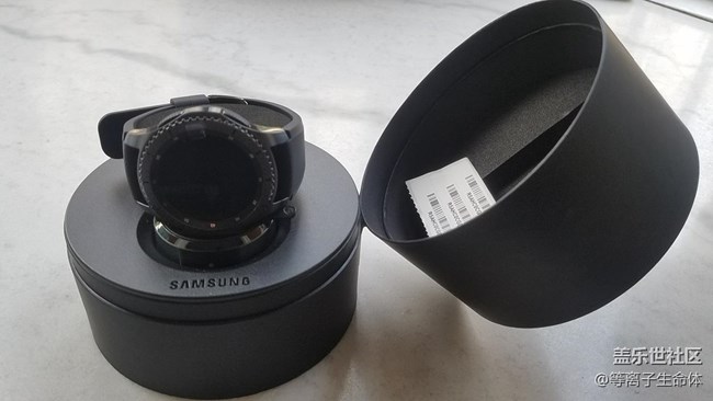秀一下我的Gear S3 今天下午剛拿到貨