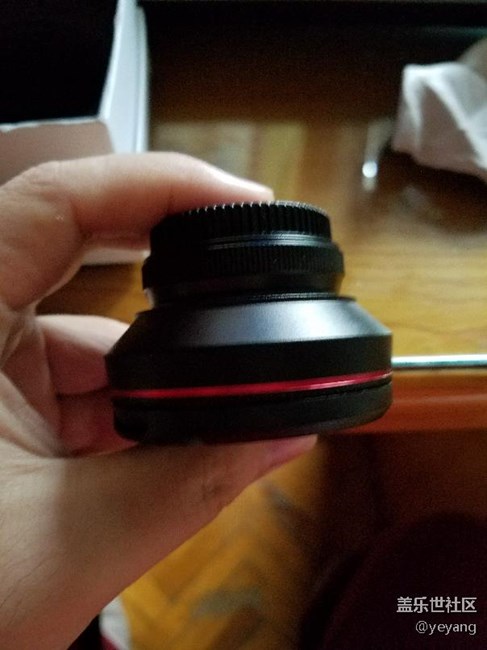 自拍桿和手機(jī)外置鏡頭到了