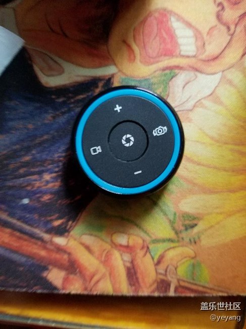 自拍桿和手機(jī)外置鏡頭到了