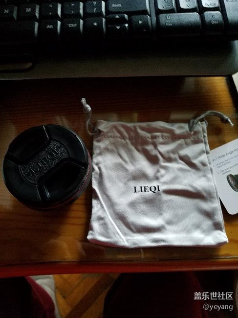 自拍桿和手機(jī)外置鏡頭到了