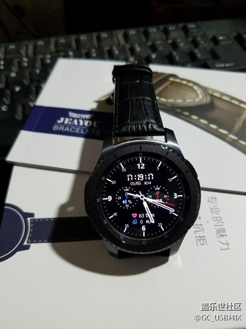 先鋒版一到就換表帶了