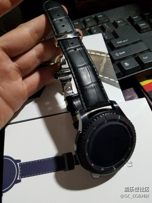 先鋒版一到就換表帶了