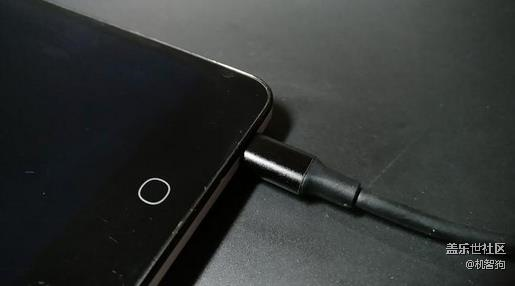 你肯定沒見過，不是Type-C也可以正反插的安卓數(shù)據(jù)線