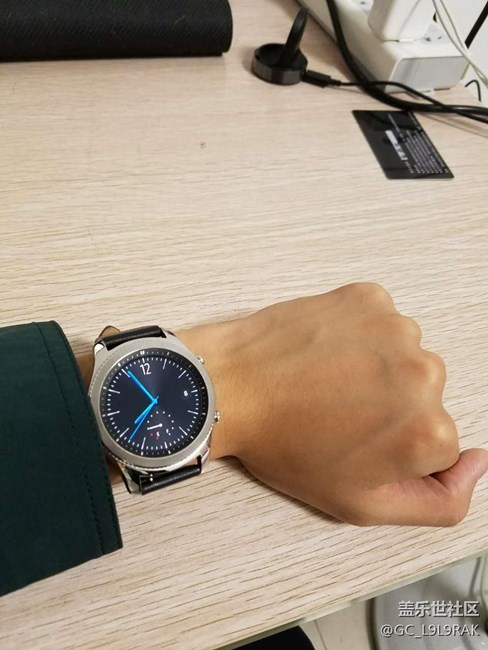 【用科技智造時(shí)間】當(dāng)S7 Edge配上Gear S3