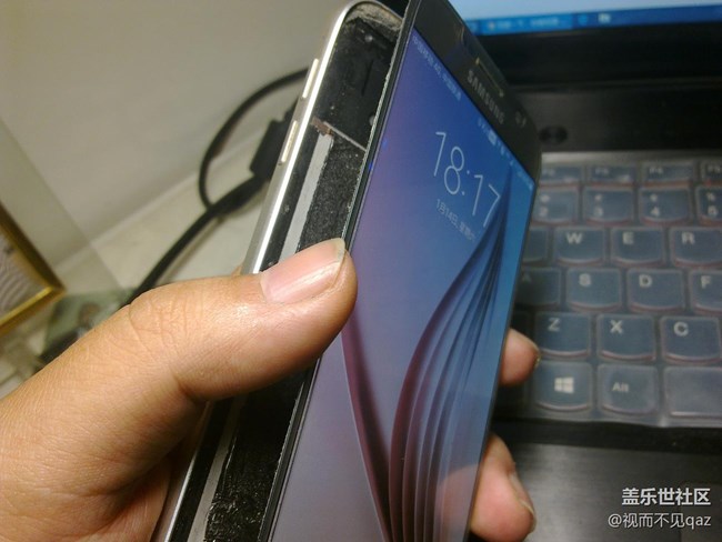 這已經(jīng)不叫翹屏了