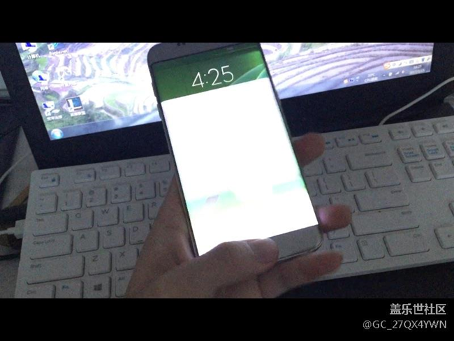 我的s7屏幕炸了。