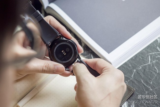 【用科技智造時(shí)間】三星Gear S3評(píng)測(cè)：最強(qiáng)智能手表之一