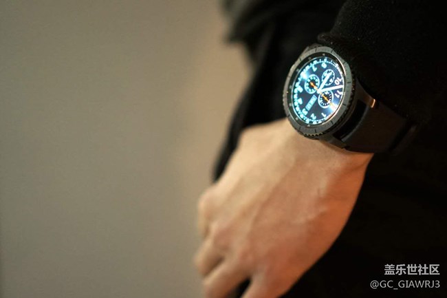 【用科技智造時(shí)間】S3可能是最美膩帥氣的智能穿戴設(shè)備了