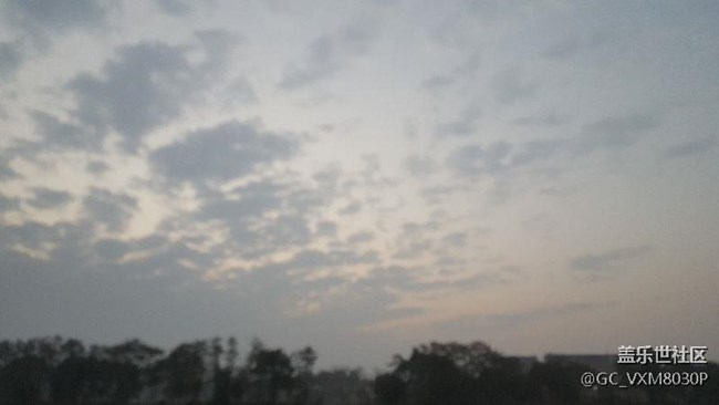 后置攝像頭鏡片碎了