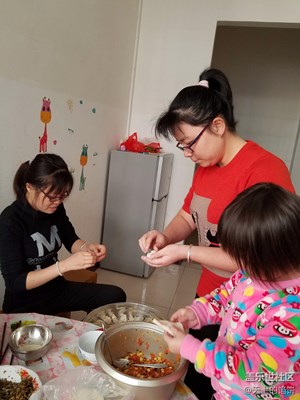 【家就在心中】春節(jié)節(jié)前和家人一起大“餃”一頓！