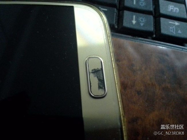 三星原裝帖膜定位膠一撕變這樣了