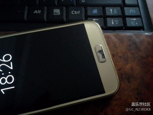 三星原裝帖膜定位膠一撕變這樣了