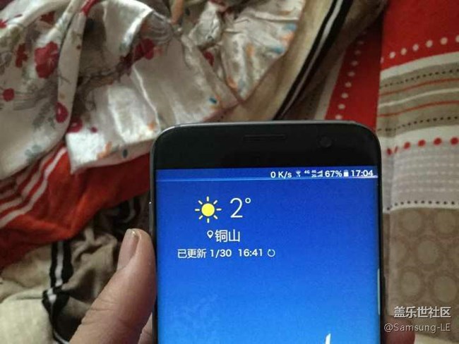 手機(jī)有一條紅線。。。來(lái)看看