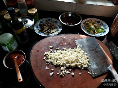 《年味》+四川省三臺縣城+圍坐火鍋度舊歲