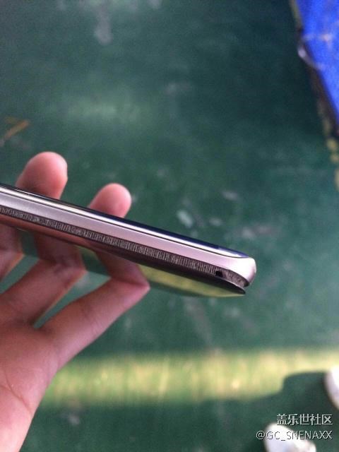 我的s7e要炸了