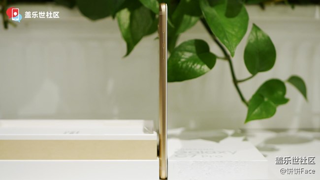 三星蓋樂世 C7 Pro楓葉金圖賞 延續(xù)經(jīng)典完善細(xì)節(jié)配置