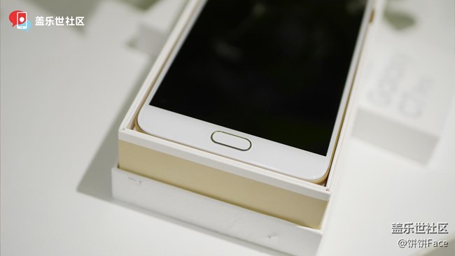 三星蓋樂世 C7 Pro楓葉金圖賞 延續(xù)經(jīng)典完善細(xì)節(jié)配置