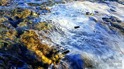 小溪流結(jié)冰了