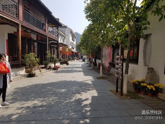 去到哪里拍到哪里，耶耶……