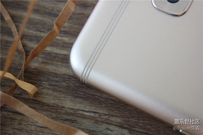 “剛剛好”之余的意外驚喜 三星C7 Pro上手輕體驗(yàn) “剛剛好”之余的意外驚喜 三星C7 Pro上手輕體驗(yàn)