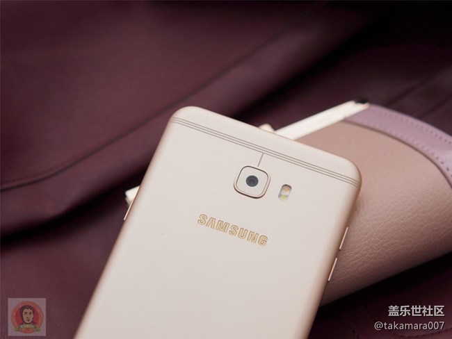 三星Galaxy C7 Pro 開箱上手圖集