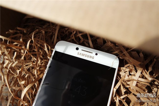 “剛剛好”之余的意外驚喜 三星C7 Pro上手輕體驗(yàn) “剛剛好”之余的意外驚喜 三星C7 Pro上手輕體驗(yàn)