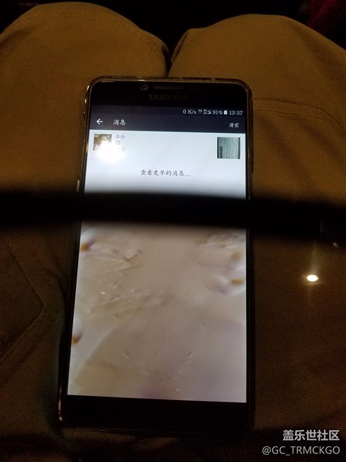 3D眼鏡下的手機(jī)屏幕