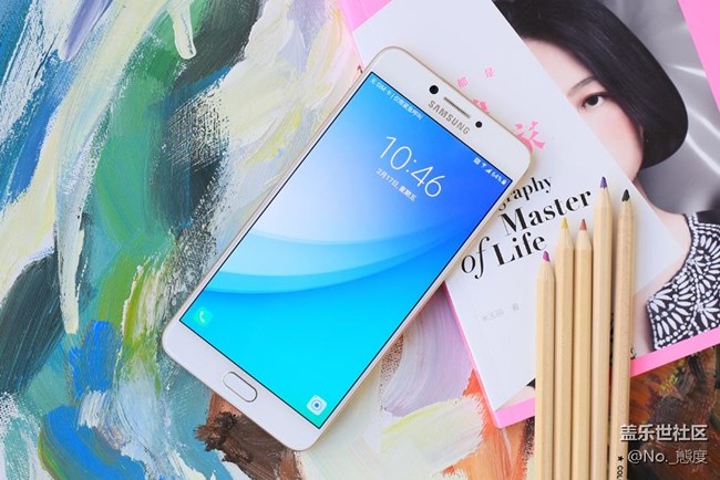 纖薄時(shí)尚，顏值擔(dān)當(dāng)：三星C7 Pro開(kāi)箱圖賞