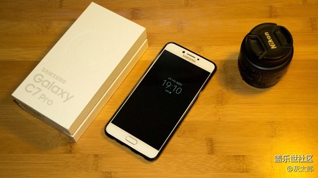 中端機的價格旗艦機的配置 C7Pro，厲害了word三星