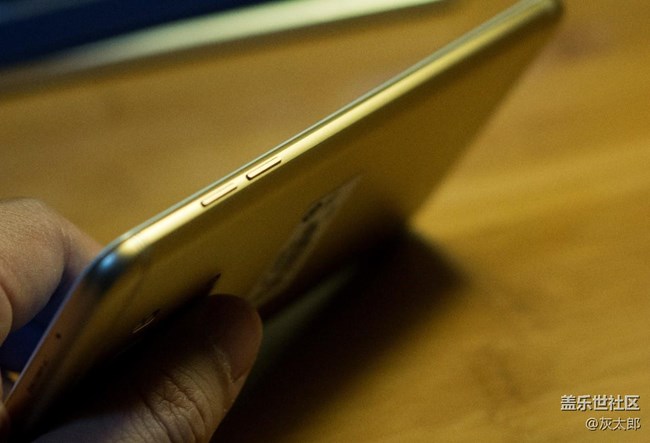 中端機的價格旗艦機的配置 C7Pro，厲害了word三星