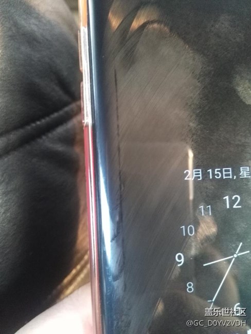 請問屏幕上這條線是什么情況？？