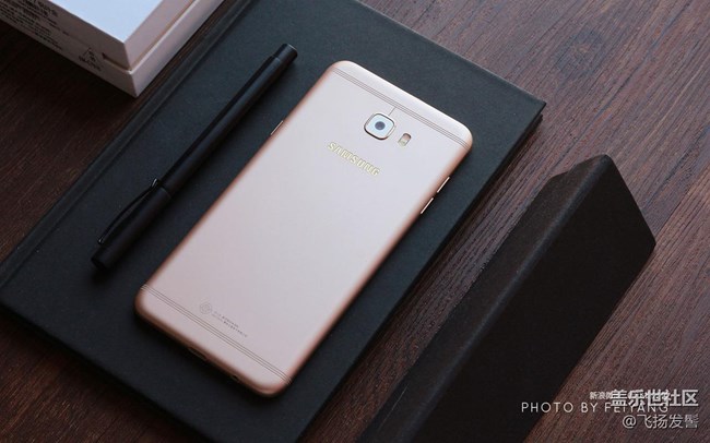 中端輕奢利器，三星Galaxy C7 Pro「圖賞」