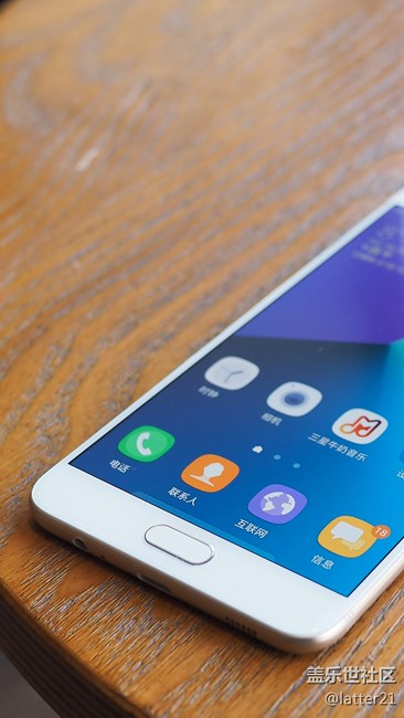 三星Galaxy C7 Pro上手評，準日常機