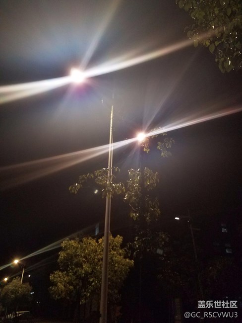 兄弟們幫忙看看是不是京東給我發(fā)的貨有問(wèn)題??？