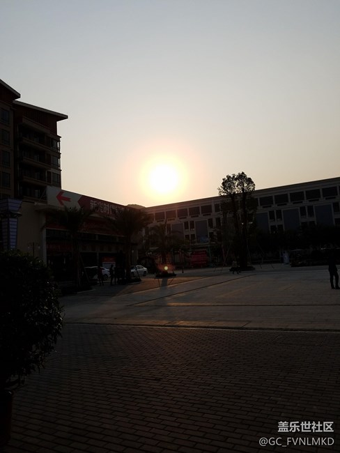 去售后換了顆后攝像頭，拍照就有一個(gè)亮點(diǎn)