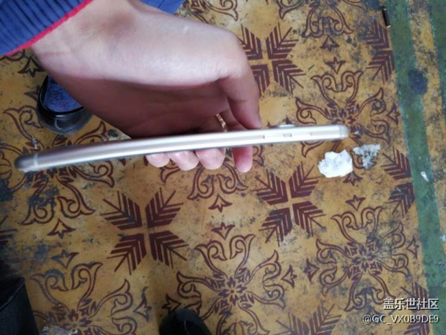 手機四樓掉下來