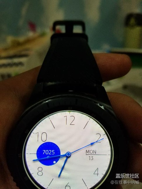 屏幕上方莫名其妙出現(xiàn)一個(gè)點(diǎn)這是怎么回事