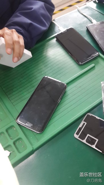 S7edge紅線門被我撞到了