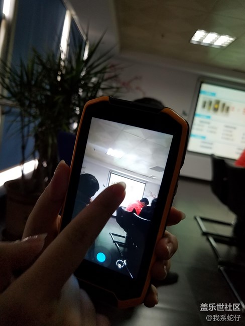 三防手機(jī)～(￣▽￣～)~還是s7edge漂亮