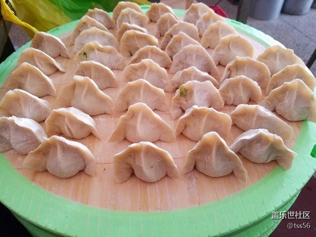 今天吃餃子