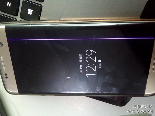 手機(jī)屏幕出現(xiàn)豎直的紅線，售后說(shuō)是人為