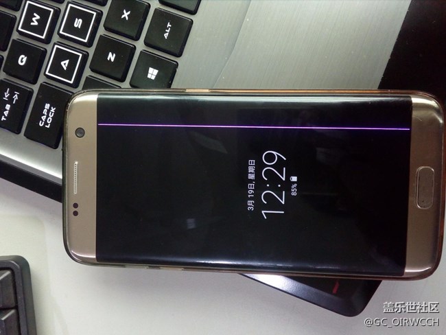 手機(jī)屏幕出現(xiàn)豎直的紅線，售后說(shuō)是人為