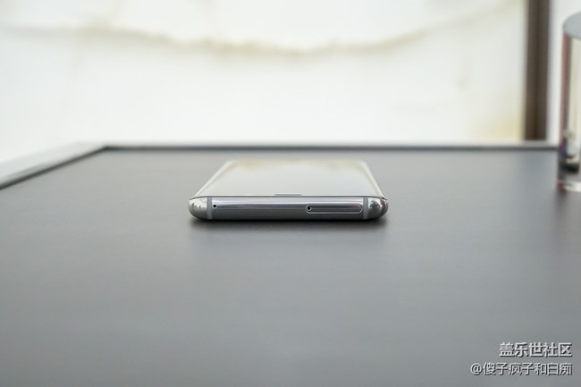 三星蓋樂(lè)世S8真機(jī)圖賞，科技與藝術(shù)的完美結(jié)合